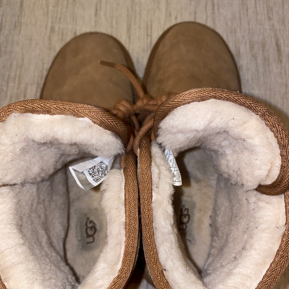 UGG Neumel Boots - Picture 5 of 5